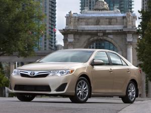 Toyota Camry LE 2011 года